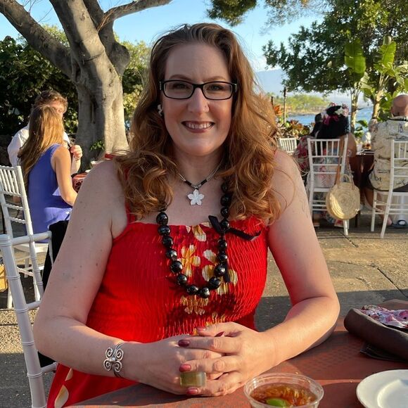 Hello! I’m Karen, Ambassador II. 🤗😎 - Picture 5 of 10